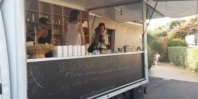 corsica beauty truck – cosmétiques corses – événement – ajaccio – village vacances paese di lava Le Corsica Beauty Truck est la 1ère boutique ambulante de cosmétiques en France. Ce camion de cosmétiques corses est passé à plusieurs reprises au village vacances Paese di Lava à Ajaccio en Corse du sud