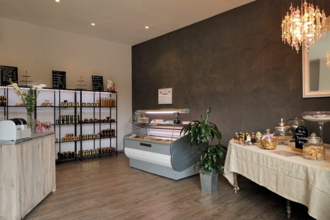 maison fiordolci-miel-nougat-chocolat-corse-ajaccio-dégustation A la sortie nord d'Ajaccio, la Maison Fiordolci vous propose des démonstrations de confection ainsi que des dégustations des produits élaborés dans l'atelier : miel corse, nougats...