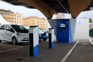 Nouvelle station de recharge pour voitures électriques à Ajaccio . DRIVECO - Corsica Sole L'énergie électrique récolté grâce à l'énergie solaire