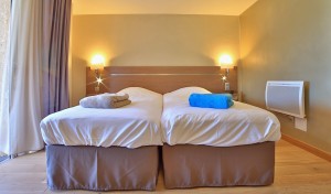 chambre twin et double en résidence vacances à Ajaccio à 200 mètres de la plage dans le golfe de Lava